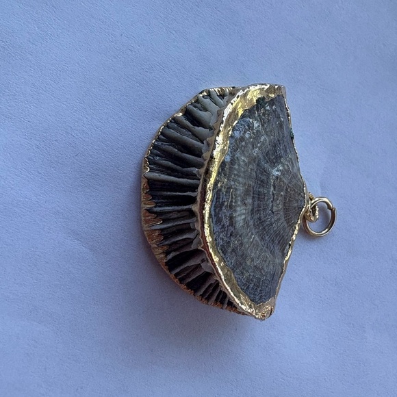 Beautiful Mushroom Coral Shell Pendant Necklace with Real Gold, Handmade - Picture 4 of 8